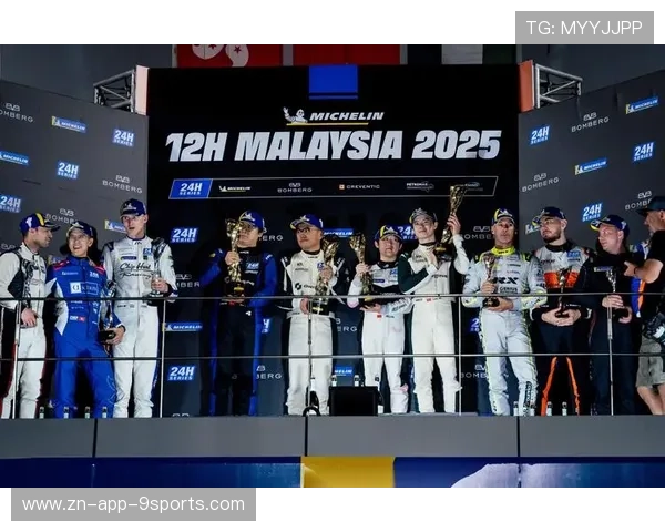 赛车锦标赛在排位赛中竞争激烈，多位新人展现潜力