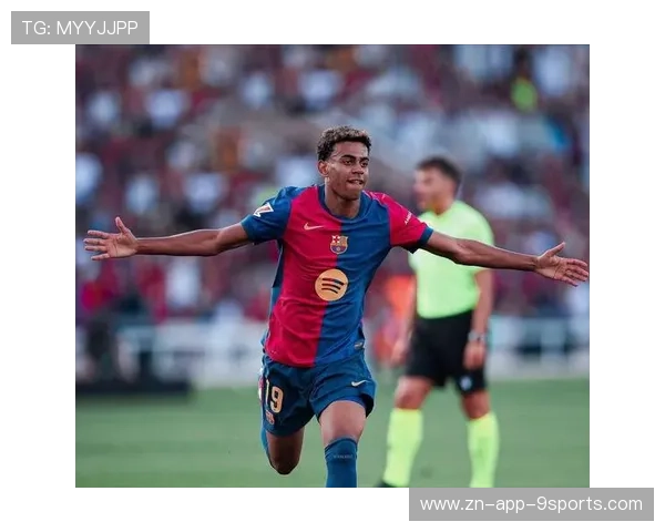 巴萨三人包夹断球瞬间转攻，佩德里直塞节奏完美